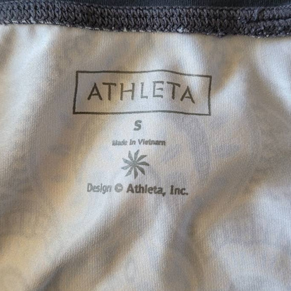 Athleta Paisley Runaway Athletic Top Size Small - Picture 3 of 4